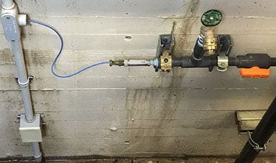 An APG PT-L1 pressure transmitter monitors the pressure in the chlorine system