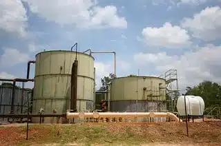 Tank farms are a perfect home for modbus level and pressure sensors