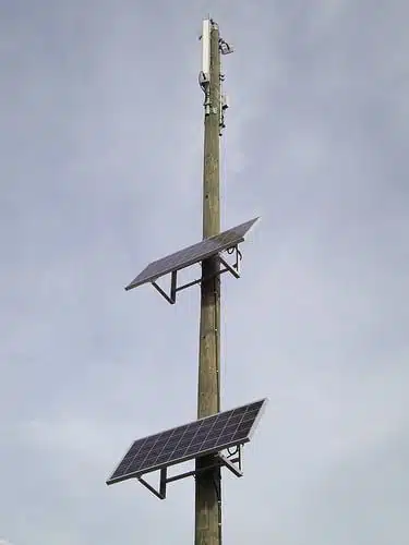 wifi antenna with solar power